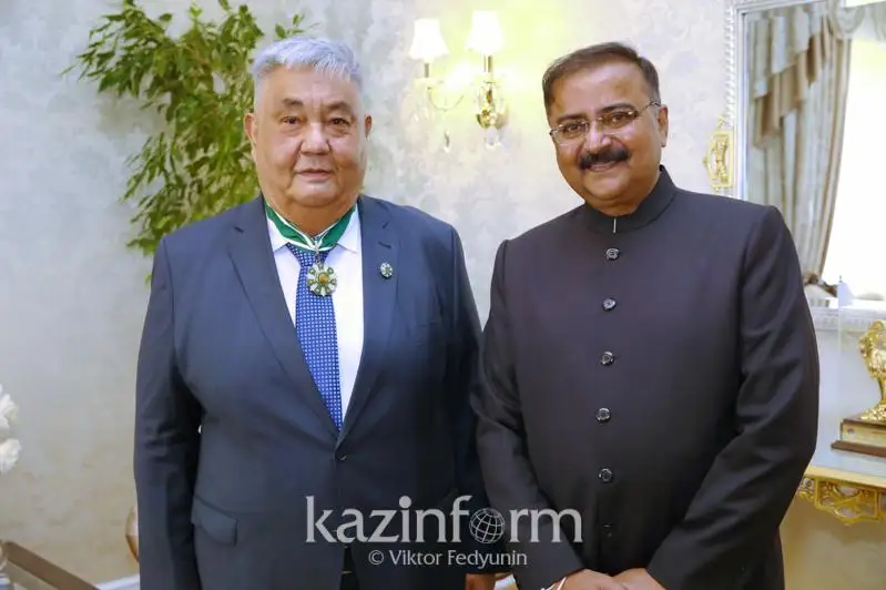 Казахстанскому дипломату вручили высшую награду Пакистана