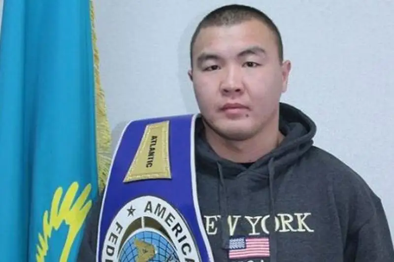 У казахстанского тяжеловеса сменился соперник по бою в США