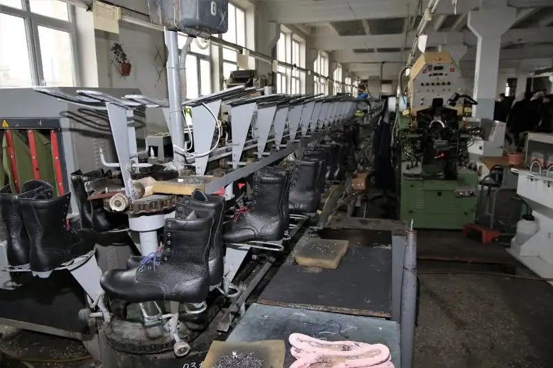 На 38 процентов увеличило объем производства жамбылское предприятие по выпуску обуви