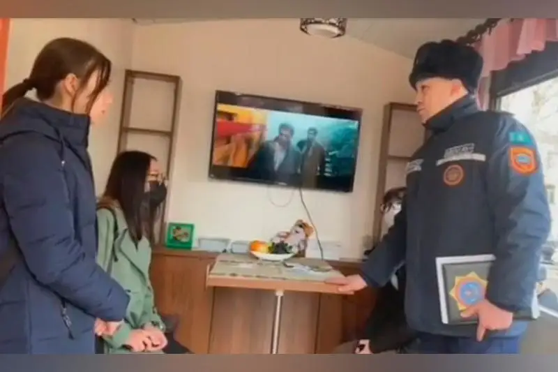 Алматинцам показали, как вести себя при сильном землетрясении