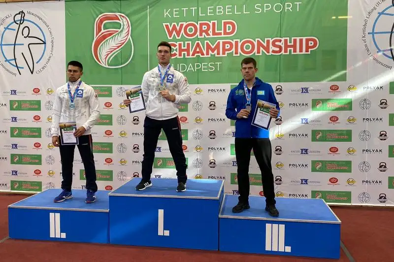 Костанайский пожарный взял Кубок Казахстана по гиревому спорту