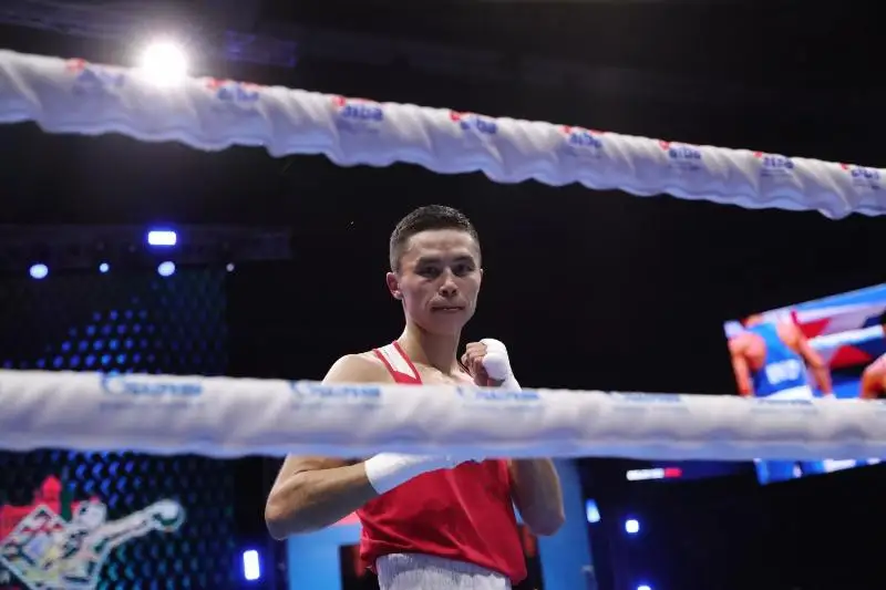 Призер Олимпиады вышел в финал чемпионата мира по боксу