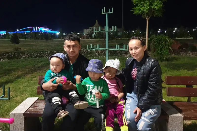 Almaty oblysynda 26 jastaǵy jýrnalıst úshemniń anasy atandy