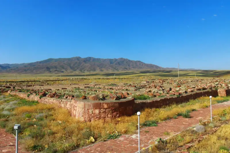 Популярный среди туристов историко-культурный комплекс Акыртас планируют обеспечить водой из родников