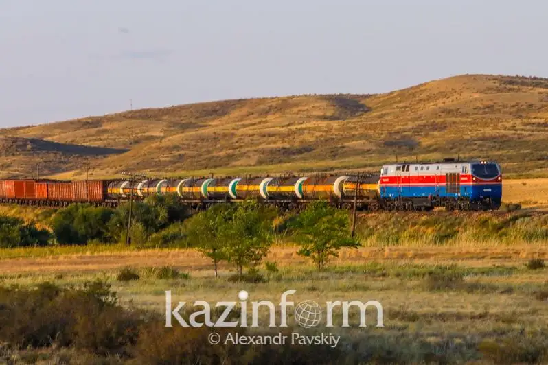 Возгорание контейнеров в Арыси не повлияло на движение других поездов