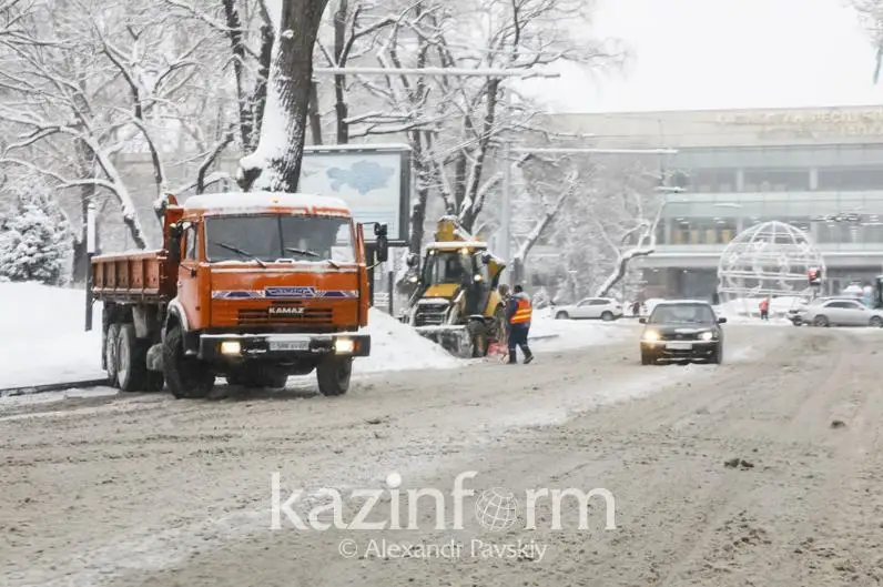 О технологии уборки снега в Алматы рассказал замакима
