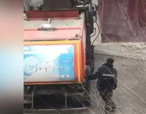Qyzylordada polıtsııa kıimin kıgen jumysshynyń kim ekeni anyqtaldy