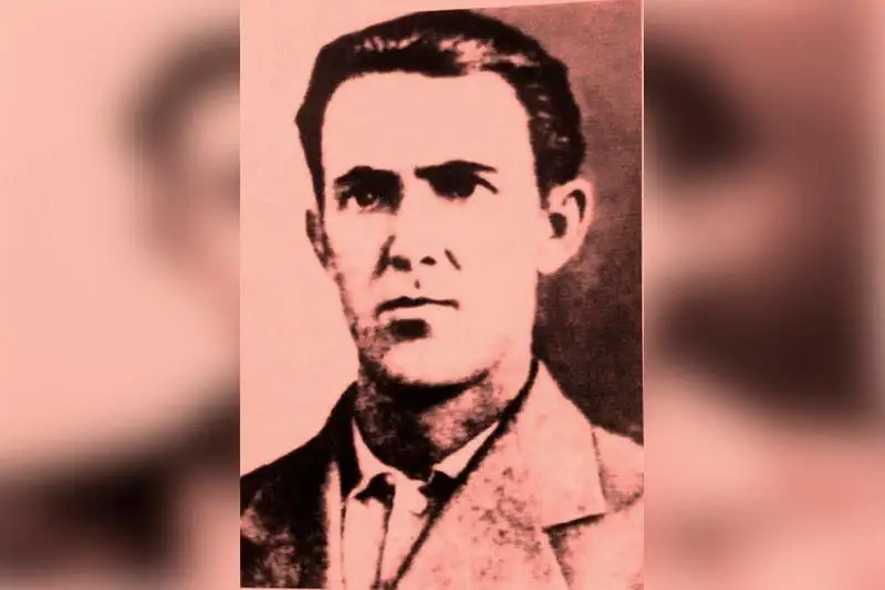 118 лет назад родился Эммануил Романенко – выдающийся казахстанский мастер музыкальных инструментов