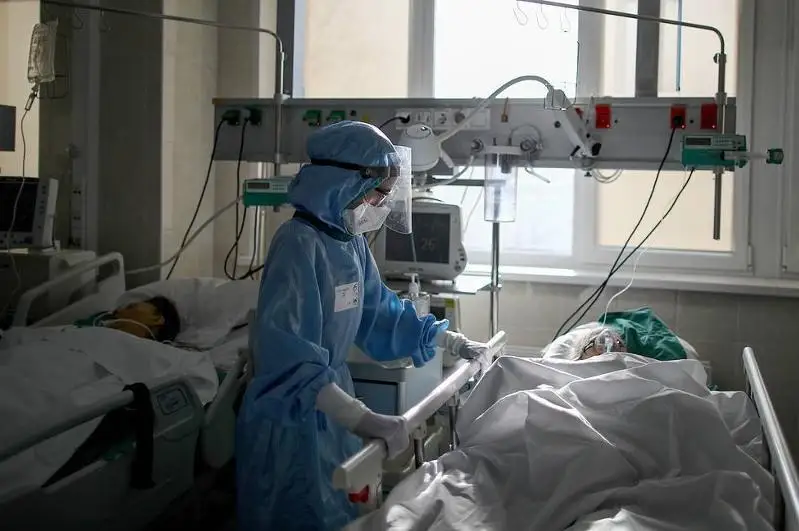 Очередной антирекорд по смертности от коронавируса зафиксирован в России