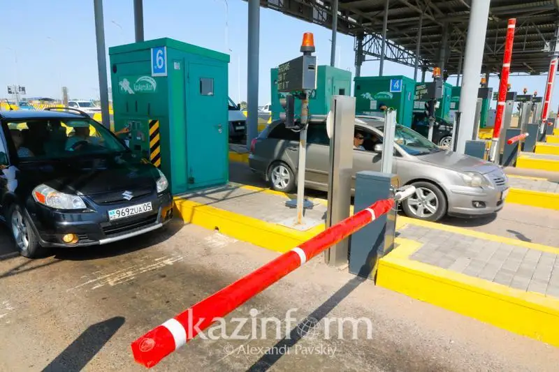 Семь новых платных участков автодорог появится в Казахстане