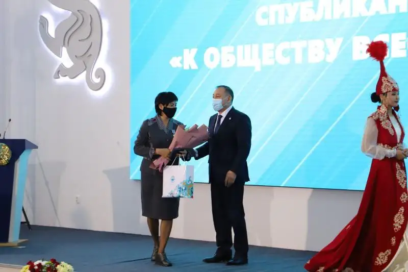 Eńbek ardagerleri men «Eńbek joly» konkýrsynyń jeńimpazdary marapattaldy
