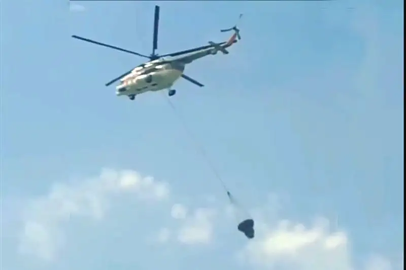 Вертолёт подключили к тушению природных пожаров в ЗКО