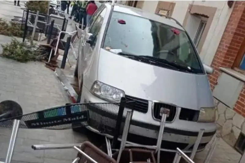 Ispanııada jeti adamdy kólik qaǵyp ketti