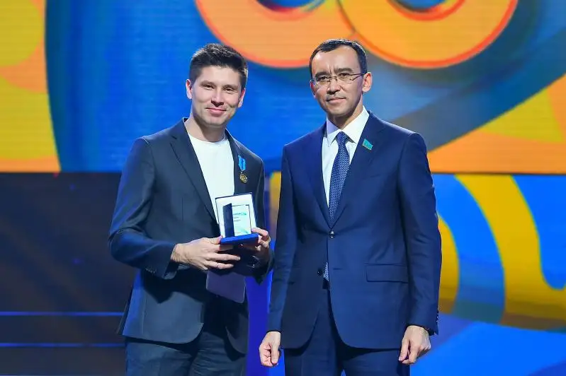 Almatyda Táýelsizdiktiń 30 jyldyǵyna oraı memlekettik nagradalar tapsyryldy