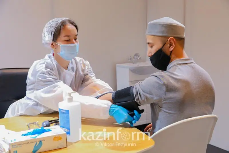 Представители столичного духовенства прошли ревакцинацию против КВИ