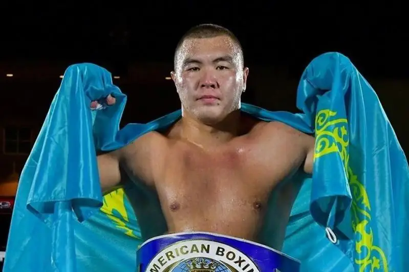 Казахстанский нокаутер-тяжеловес сразится за титул против 45-летнего американца