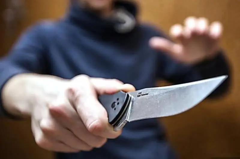 Qyzylordada jasóspirimder tóbelesip, bireýi pyshaq jaraqatyn aldy