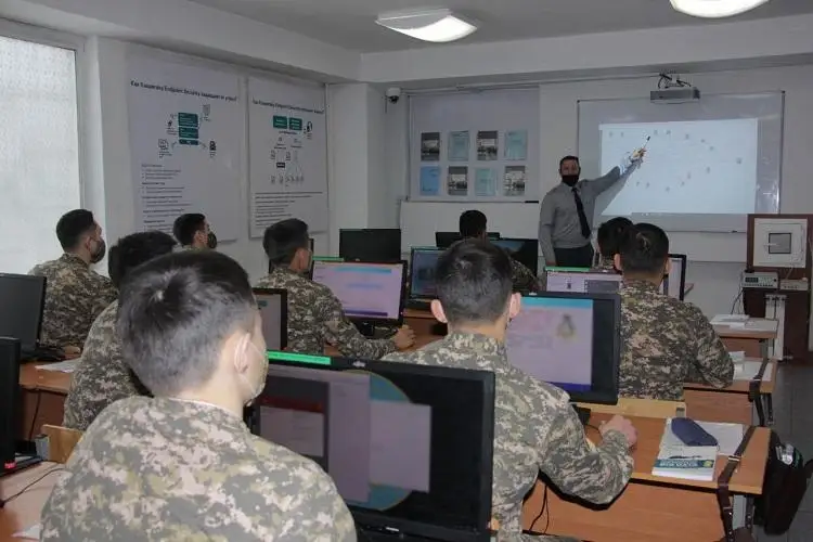 В военных учебных заведениях Казахстана усиливается подготовка IT-специалистов