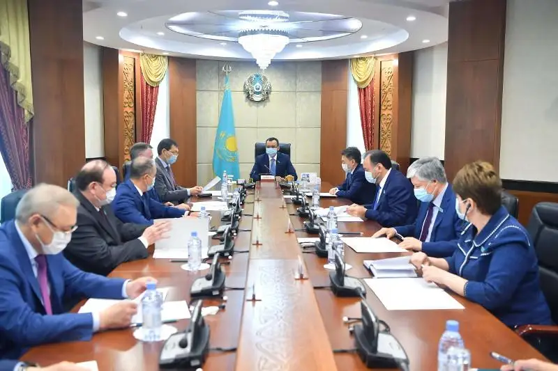 Сенаторы рассмотрят соглашение между Казахстаном и Азербайджаном о сотрудничестве в области миграции