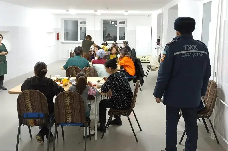 Более 200 человек эвакуировано с трассы в пункты обогрева в Акмолинской области