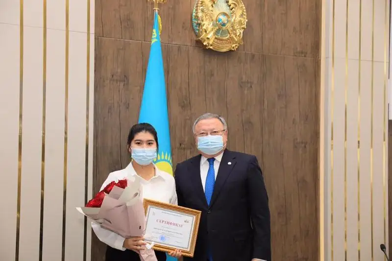 175 талантливых студентов Актобе получили стипендии акима области