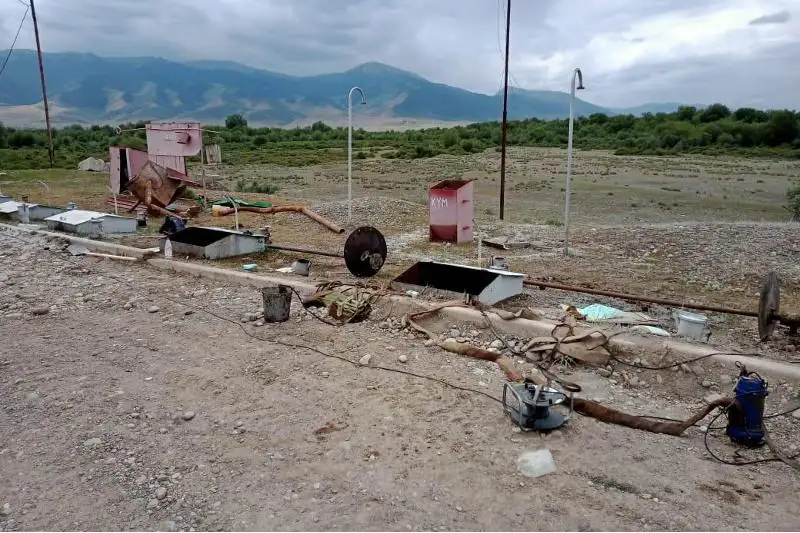 Двое мужчин отравились парами легковоспламеняющейся жидкости в Алматинской области