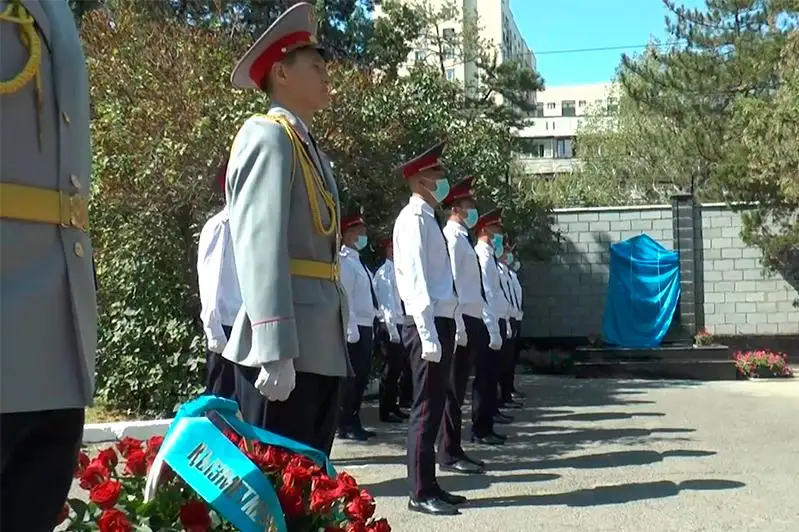 Алматинские полицейские почтили память погибших на службе коллег