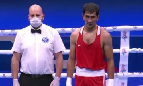 Казахстанский боксер нокаутом выиграл бой чемпионата мира-2021