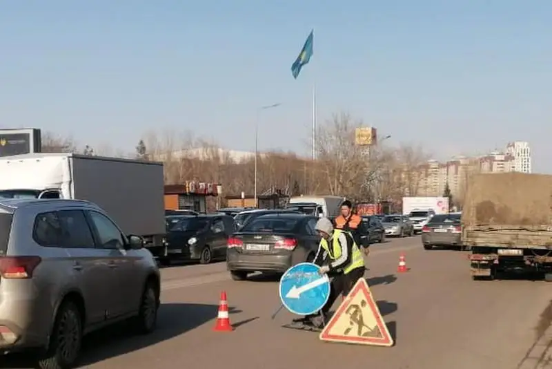 Altaı Kólginov elordadaǵy jol sapasyn synǵa aldy