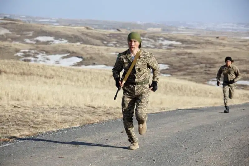 Казахстанские военнослужащие готовятся к международному конкурсу «Воин мира»