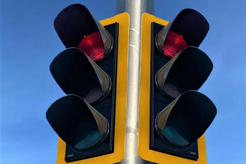 На пяти столичных перекрестках изменен режим работы светофоров