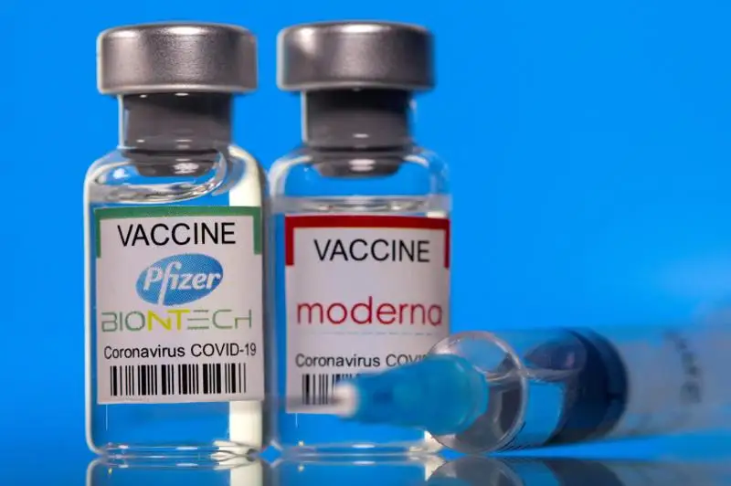 Компании Pfizer и Moderna подняли цены на вакцины от коронавируса для ЕС