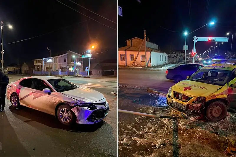 В Атырау Toyota столкнулась со скорой: двое пострадавших