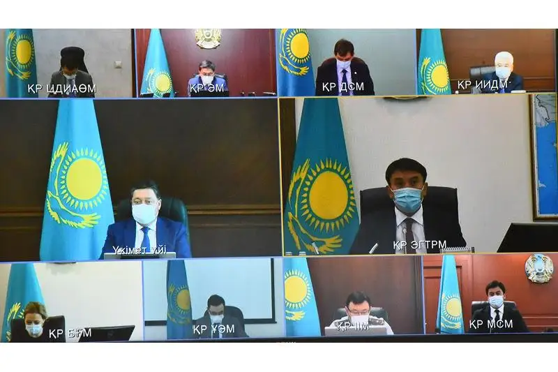 «Jasyl ekonomıkaǵa» kóshý jónindegi keńes ruqsat etilmegen qoqys úıindileri máselelerin qarady