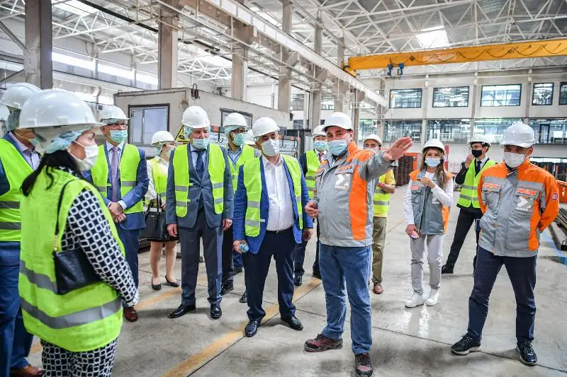 Сенаторы посетили столичный строительный завод