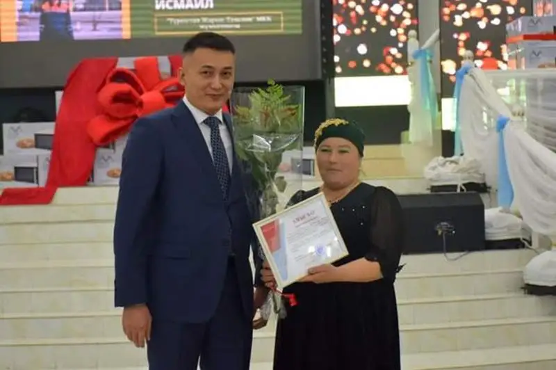Túrkistannyń ákimi kommýnaldy qyzmet salasy jumysshylaryn marapattady