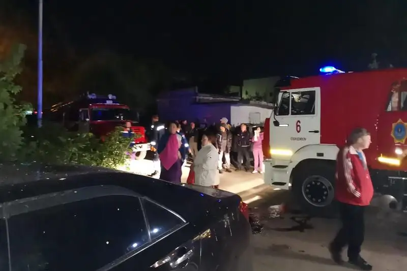 12 человек спасли при пожаре в Усть-Каменогорске