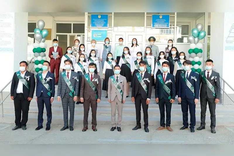 На знак «Алтын белгі» претендуют 415 выпускников школ Карагандинской области