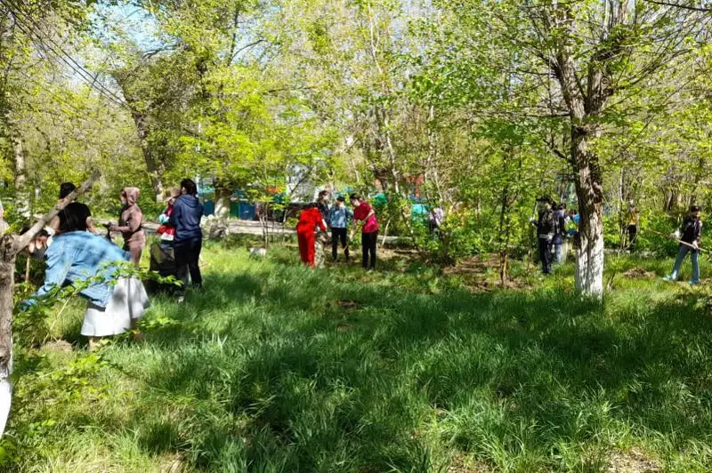 Более 50 человек приняли участие в акции «Чистый парк» в Актобе