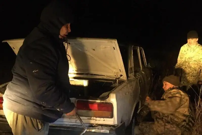 Двух замерзающих костанайцев в степи нашли спасатели