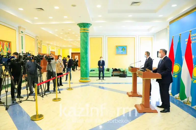 Сколько студентов из Казахстана обучается в Венгрии