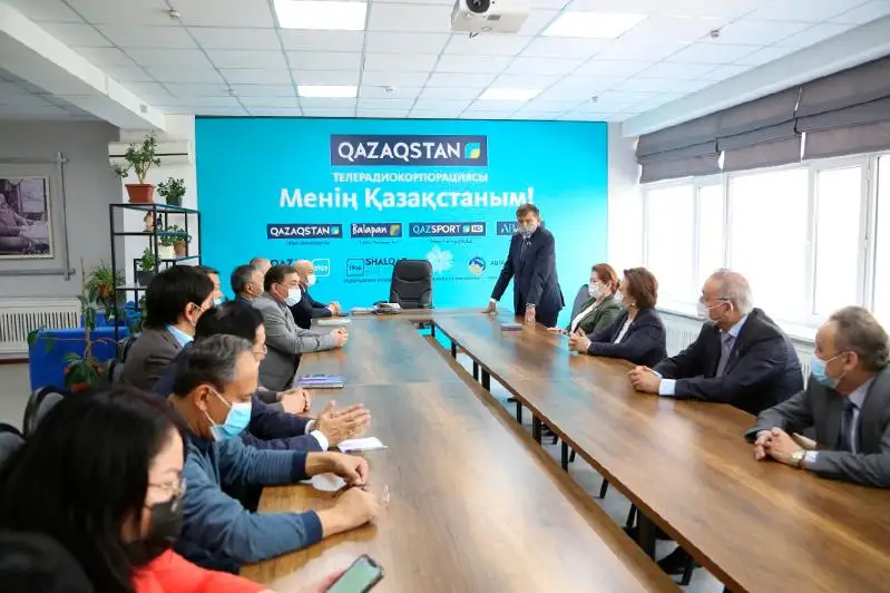 Сенаторы встретились с журналистами «Қазақ газеттері»