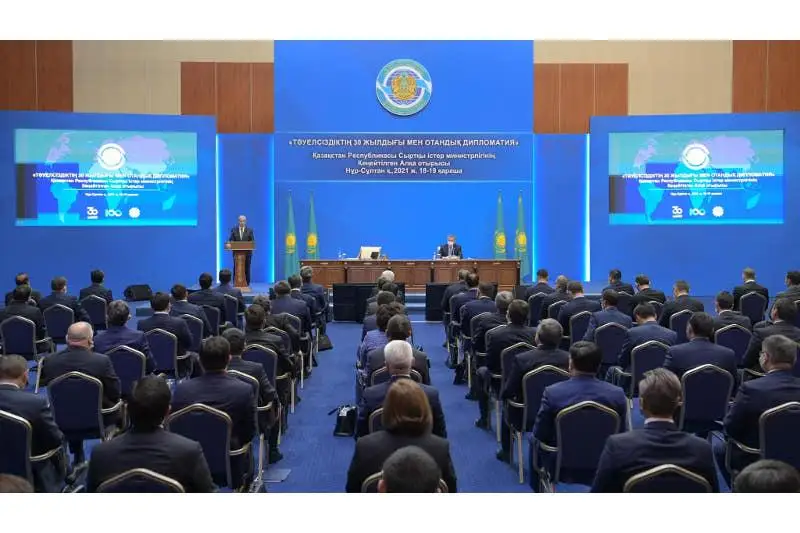 Prezıdent syrtqy ister salasyndaǵy mamandar turaqsyzdyǵyna alańdaýshylyq bildirdi