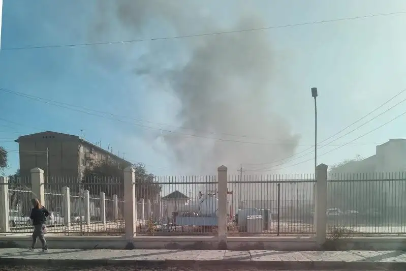 В Атырау загорелся склад со строительными материалами