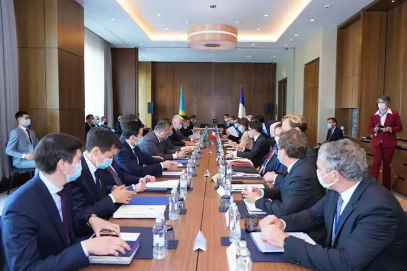 Казахстан и Франция подписали дорожную карту сотрудничества до 2030 года