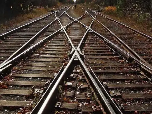 Поезд наехал на мужчину в Уральске