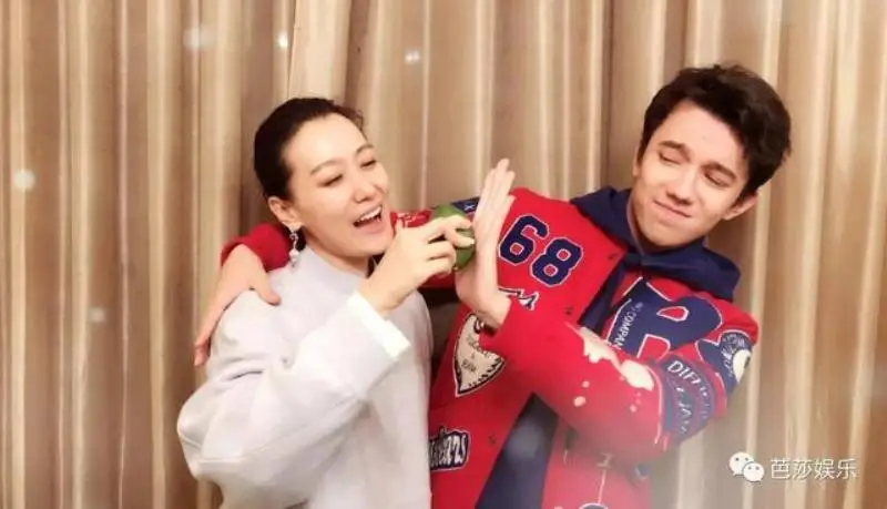 Қытайлық &laquo;қалыңдықтар&raquo; Димаштың сахнадан тыс өмірі жайлы видео жариялады