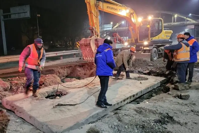 Теплотрассу прорвало в Алматы: ликвидированы последствия аварии