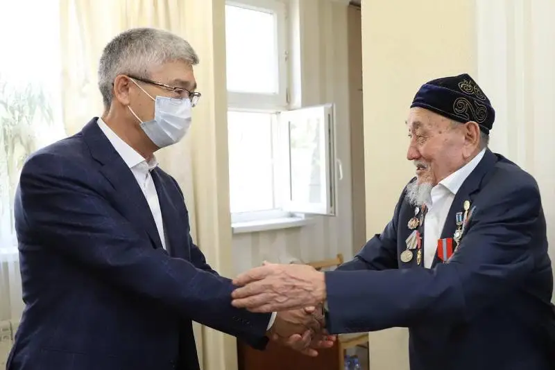 Aqtaýda Jeńis kúni qalaı toılanýda