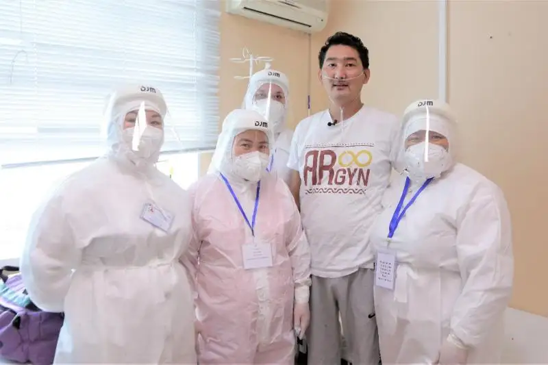 Пациента со 100-процентным поражением легких вылечили в Нур-Султане